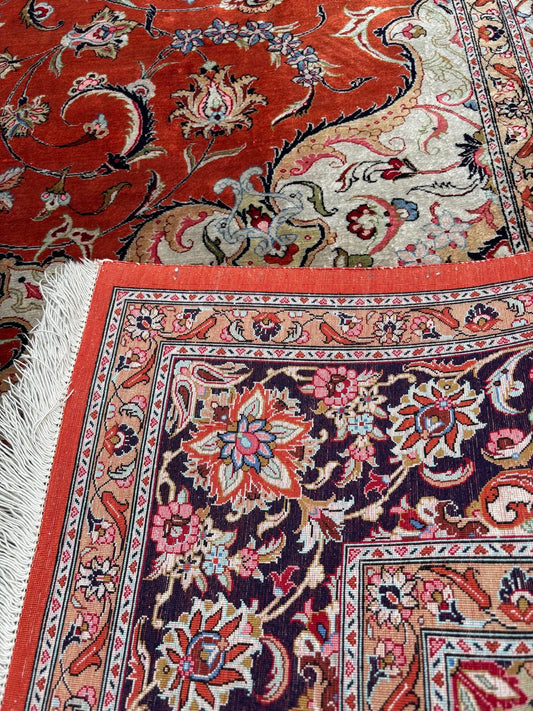 Tapis Ghom indien – soie sur soie – grand format – 296 × 200 cm – fait main – signé